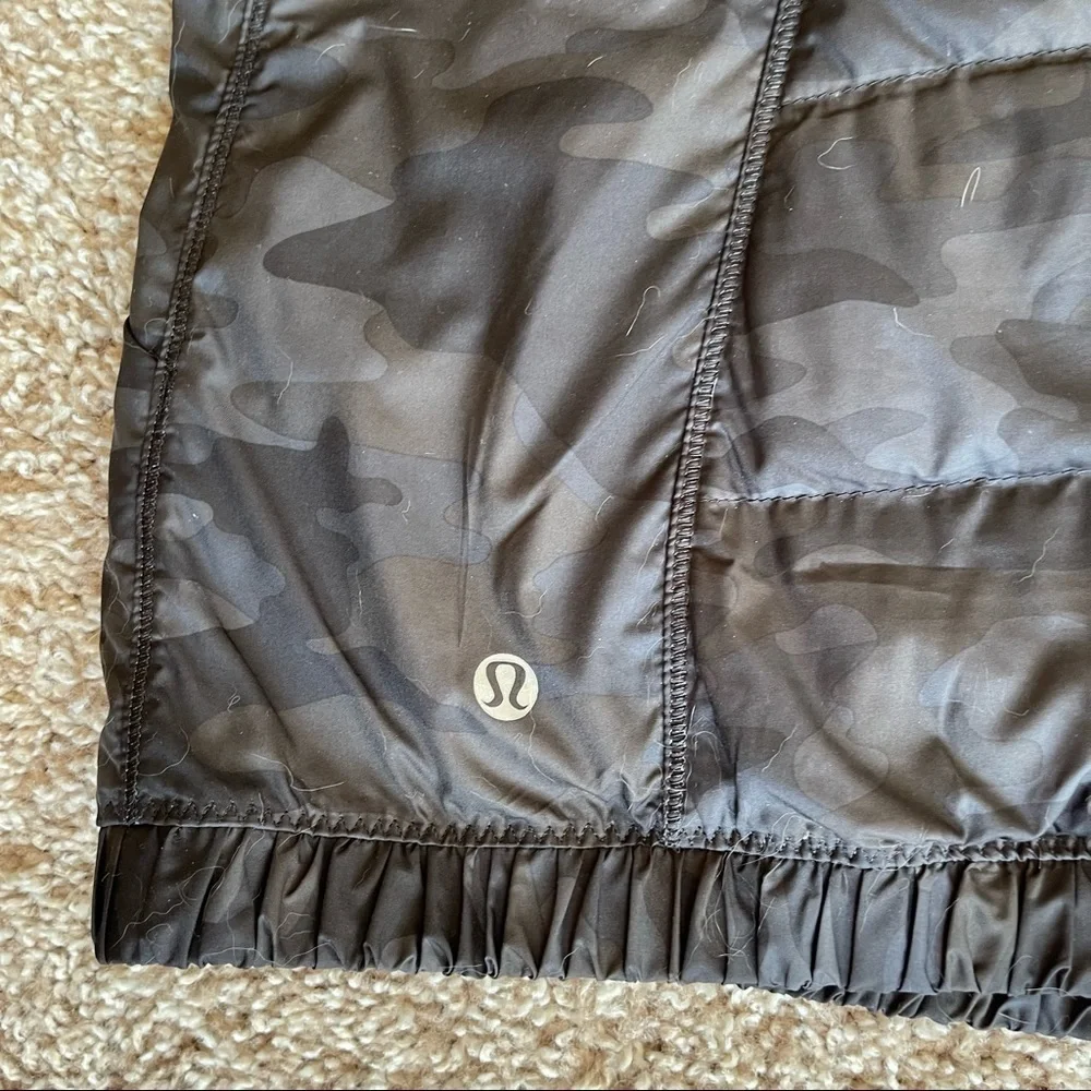 Lululemon | Spring Fling Puffy Vest | Lotus Camo Black | Size 2
